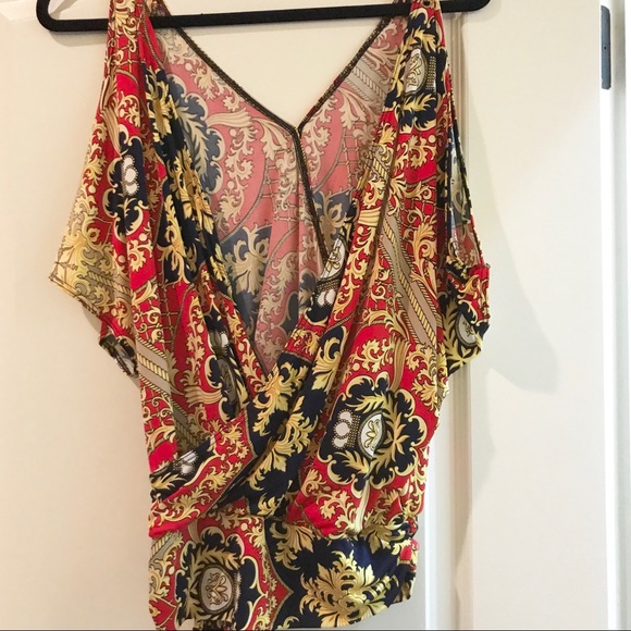 NWOT Faux wrap cold shoulder top - Picture 4 of 6